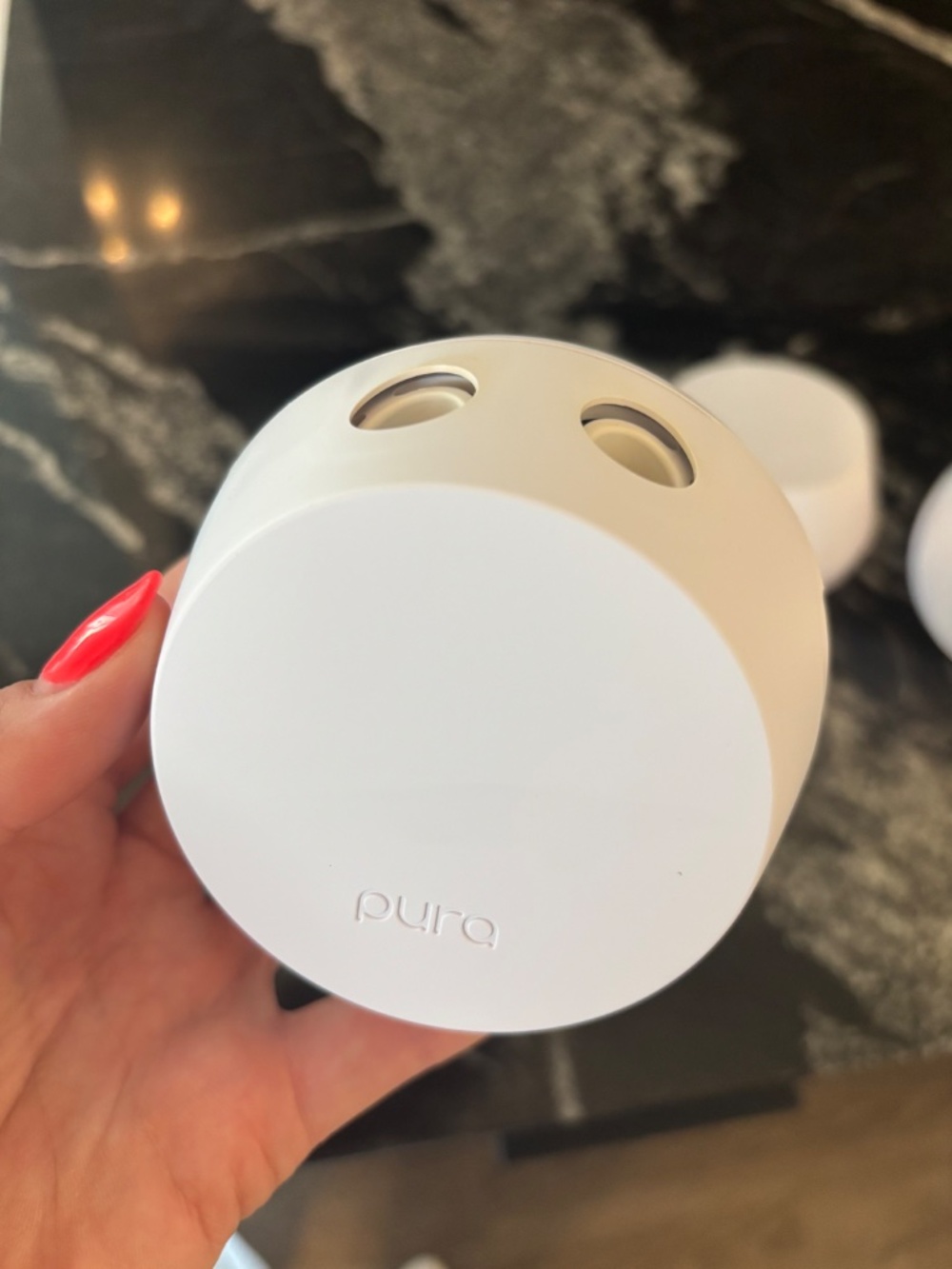 Pura 4 Smart Diffusers - Picture 3 of 4